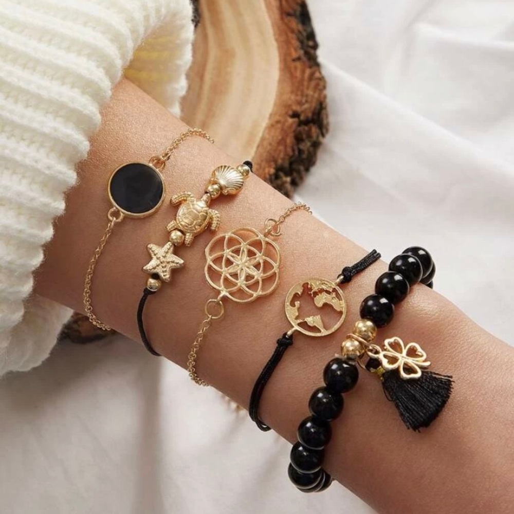 5pcs Gold and black set of charms bracelet